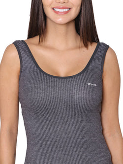 Women pearl white round neck sleeveless thermal top